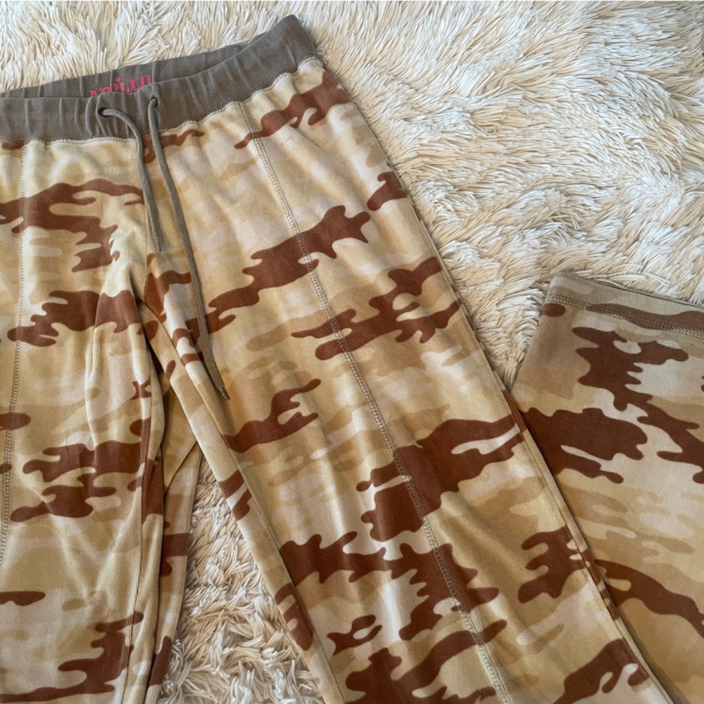 Y2K Camo low rise sweatpants